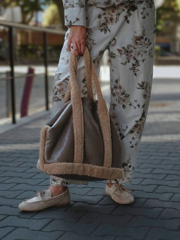 MALA SHOPPER COM DETALHES...