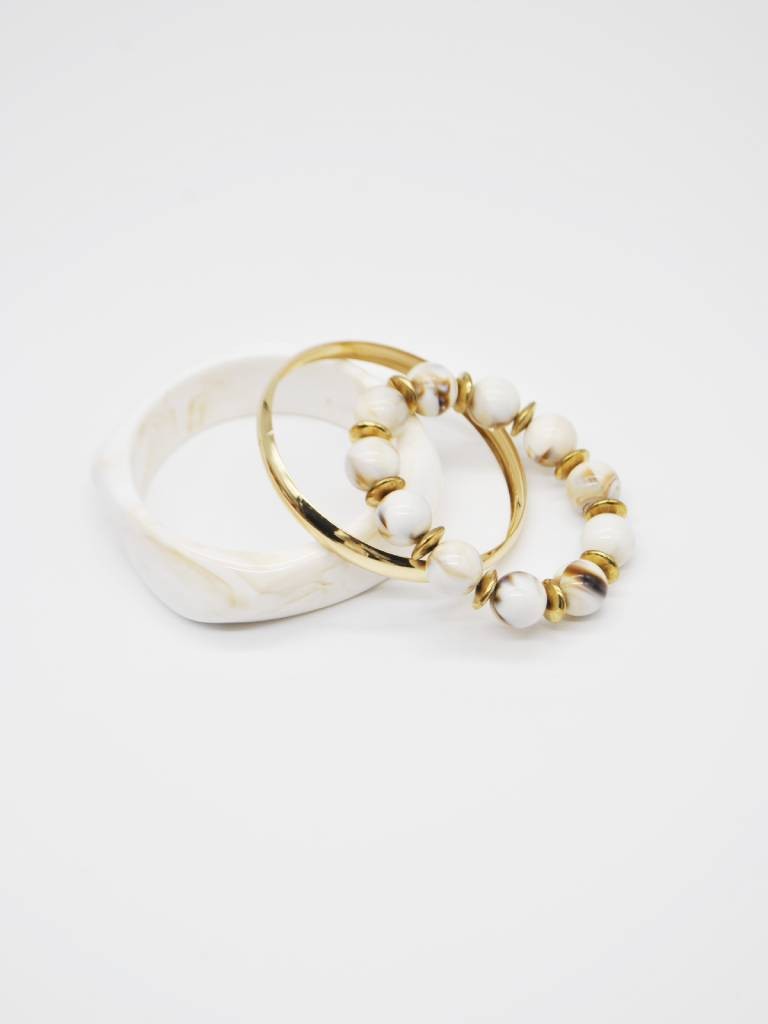 CONJUNTO DE PULSEIRAS BRANCAS