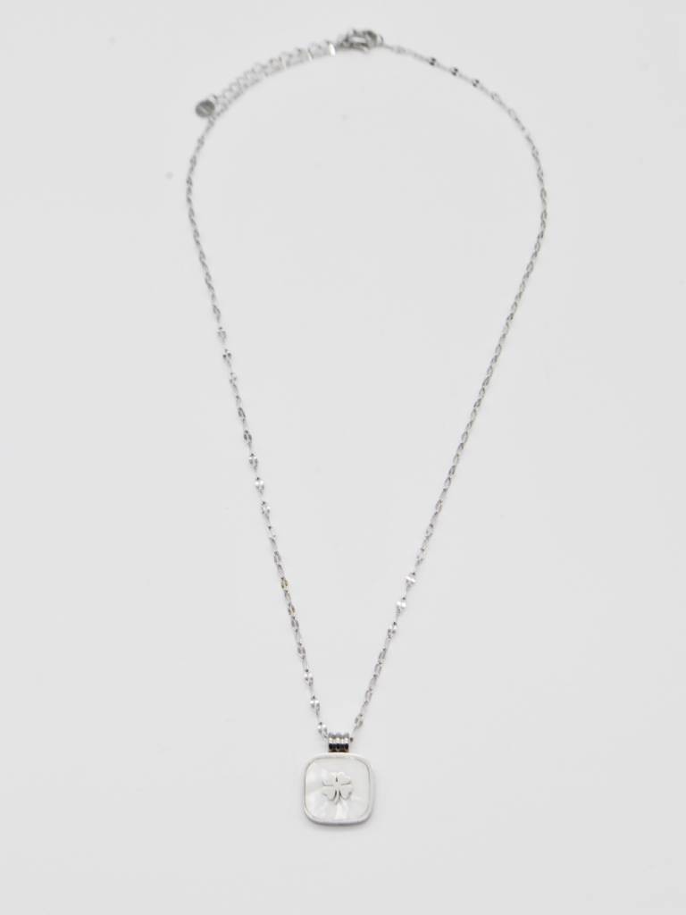 COLAR PRATEADO COM PENDENTE...